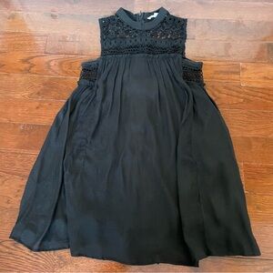 Black Lace-Detailed Shift dress